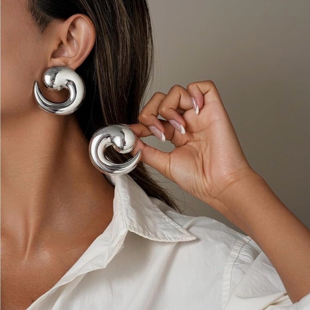 Elegant Silver Hoop Earrings - Picture 3 of 4